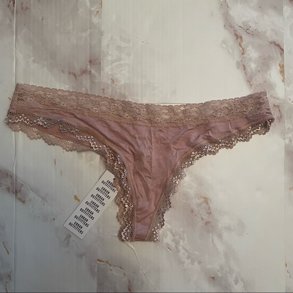 NWT Urban Outfitters mauve pink lace thong underwear in size large